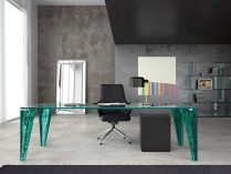 Mesa de cristal en color turquesa para despacho