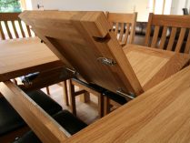 Mesa de comedor de madera
