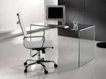 Mesa de escritorio con patas de cristal